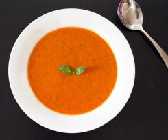 Rajčatová polévka s bazalkou a skořicí
