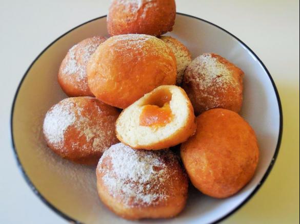 JEMNÉ NADÝCHANÉ MASOPUSTNÍ KOBLIHY