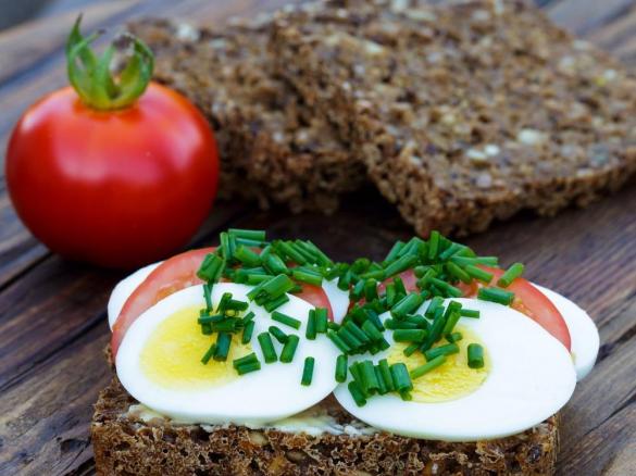 Lehounký pšenično-žitný chléb