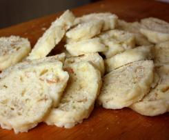 Kynutý houskový knedlík s ovesnými vločkami