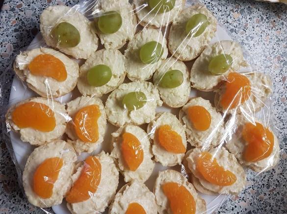 Česnekovo - sýrová pomazánka na jednohubky