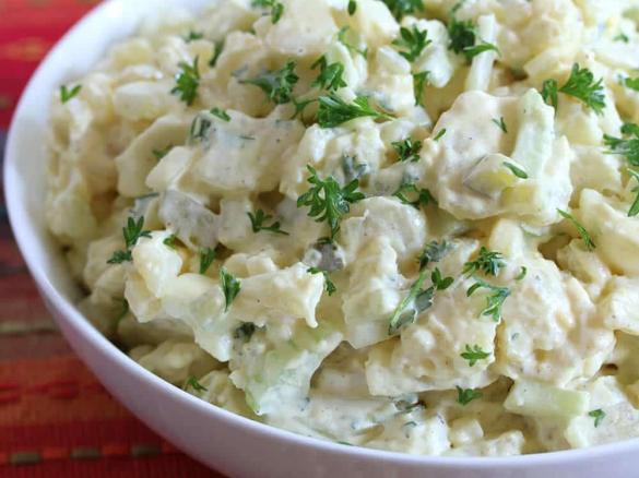 Hermelínovo-vaječný salát