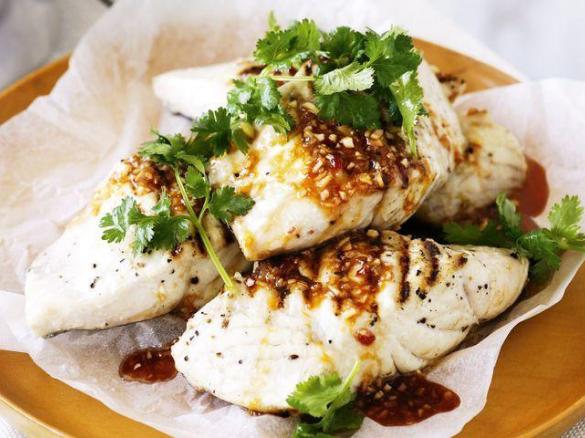 Rybka se švestkovou omáčkou a celerovými hranolkami