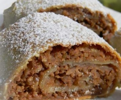 Tahaný ořechovo-jablečný štrúdl