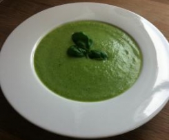 Letní brokolicová polévka