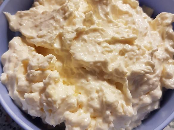 Česnekovo-sýrová pomazánka