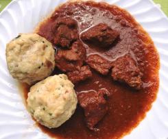 Poctivý vepřový guláš s knedlíkem