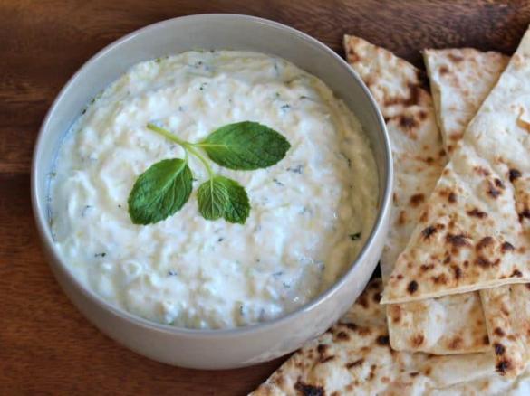 Slaný tvaroh s okurkou hadovkou