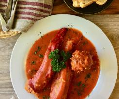 Plněné papriky s rajskou omáčkou