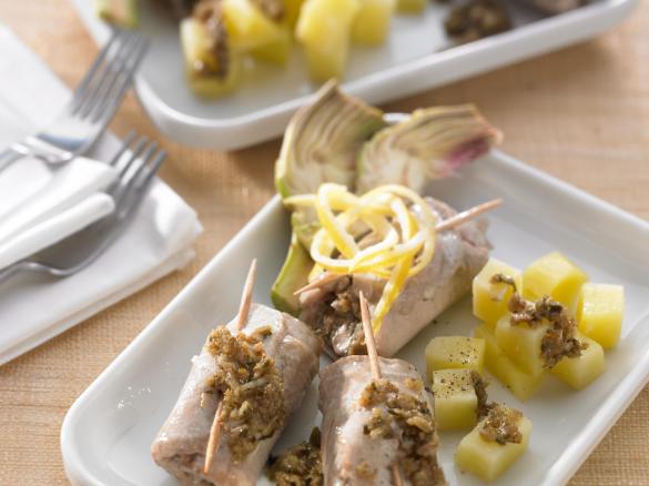 Rolky z čerstvého tuňáka s bramborovým salátem