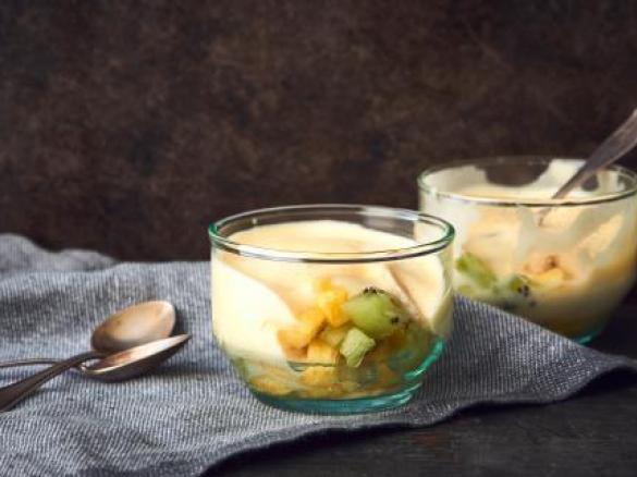 Jablka se zabaglione z jablečného vína