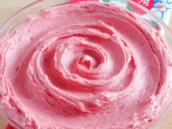 Tvarohová pomazánka s jahodami