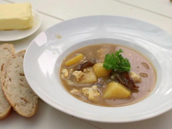 Kyselo z chlebového kvasu a čerstvých hub