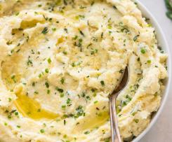 Šťouchané nové brambory s pažitkou