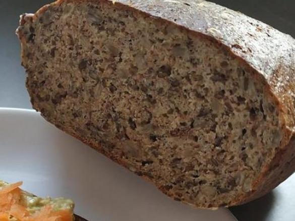 Špaldový chléb s tvarohem