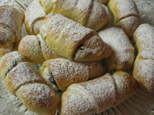 Makové rohlíčky ze zakysané smetany