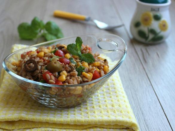 Špaldový salát s tofu