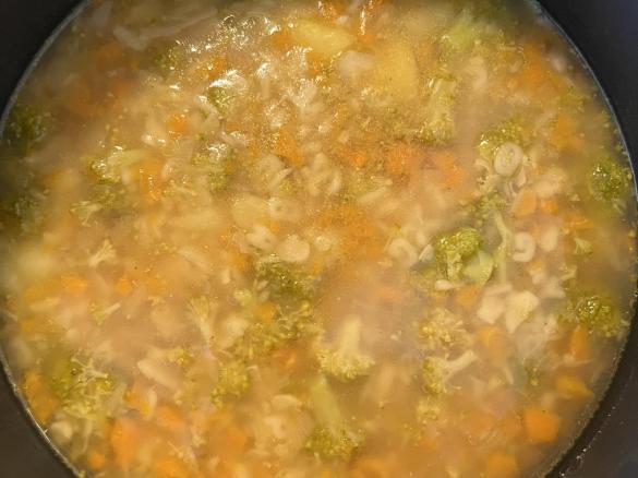 Zeleninová polévka s brokolicí