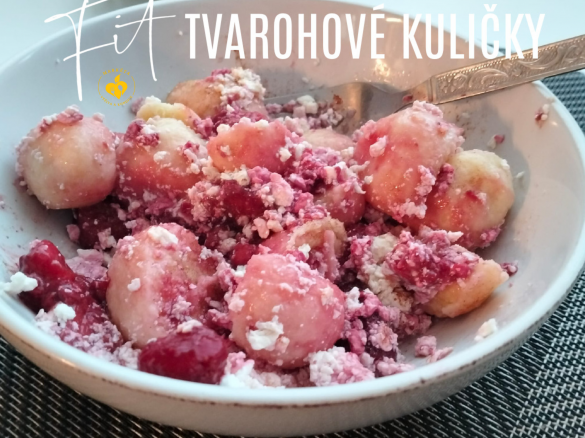 FIT TVAROHOVÉ KULIČKY S JAHODAMI