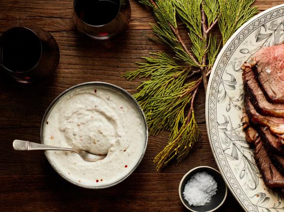 Jogurtová zálivka s křenem