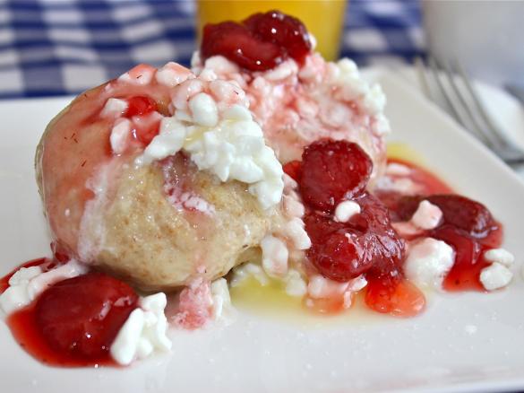 Ovocné knedlíky z tvarohového těsta