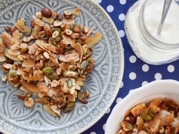 Křupavá granola s ořechy