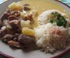 Vepřové s ananasem a kari omáčkou