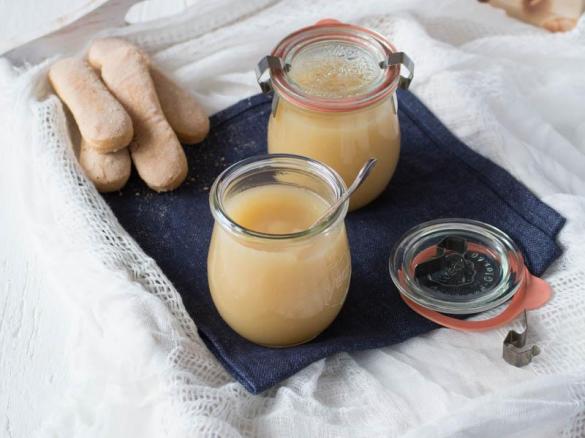 Dětská strava - Pyré z jablka a banánů