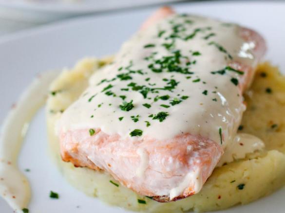 Losos ve smetanové omáčce se žampióny