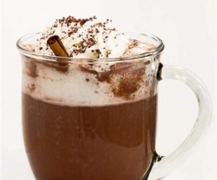 Horká čokoláda se šlehačkou