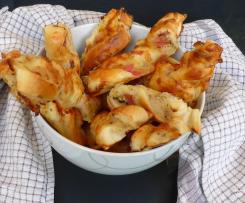 Tyčky z listového těsta sypané sezamem a mákem