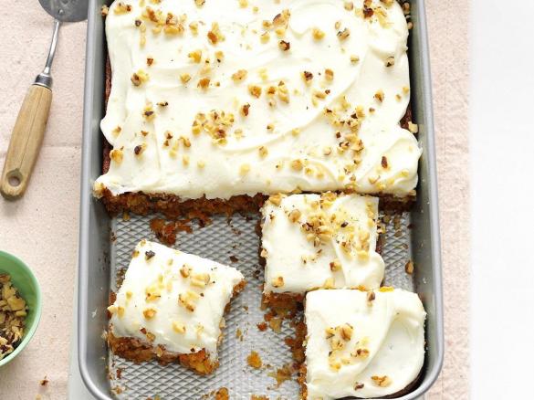 Mrkvový koláč s polevou ze smetanového sýra