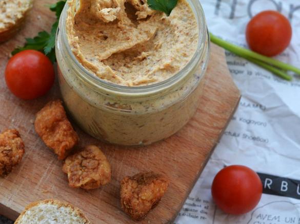 Škvarková pomazánka s vejci