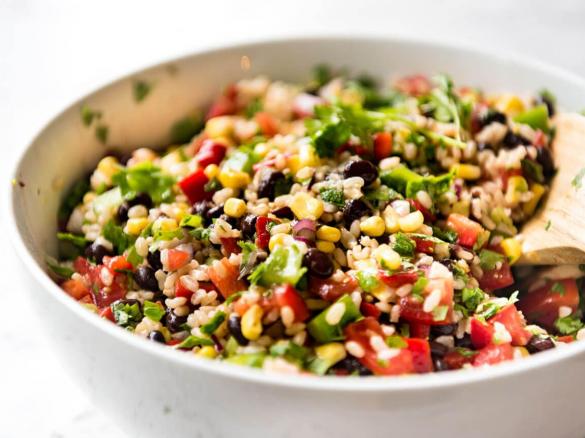 Salát z divoké rýže