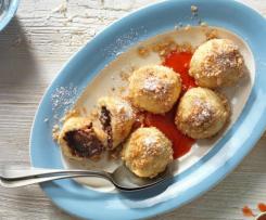 Mozartovy knedlíky s jahodovou omáčkou