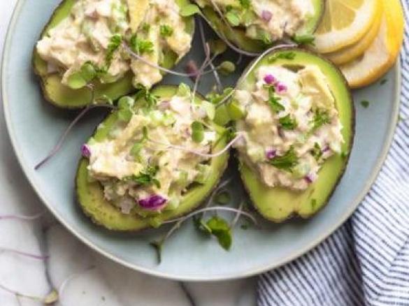 Plněné avokádo