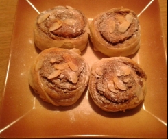 Šneci z ořechovou náplní