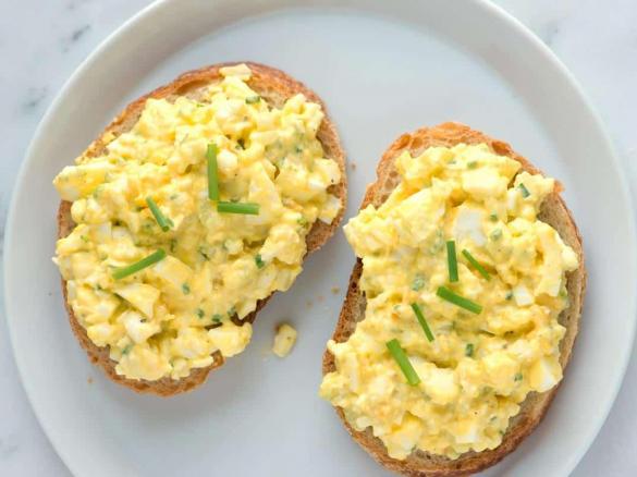 Sváteční vajíčková pomazánka