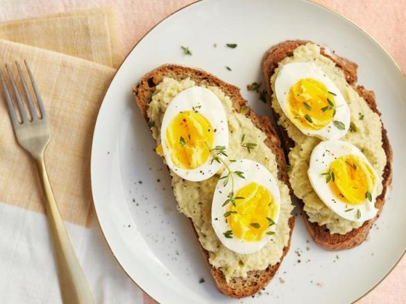 Vajíčková pomazánka se lněným olejem a semínky