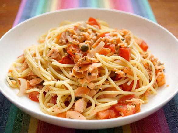 Hop salát ze špaget