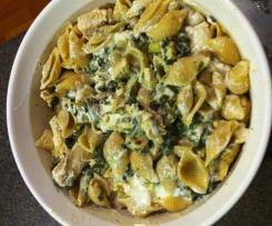 Těstoviny se špenátem a kuřecím masem