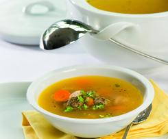 Kuřecí polévka s játrovými knedlíčky