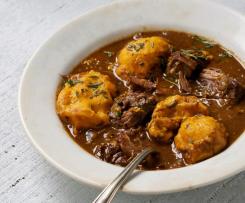 Hovězí guláš s knedlíkem