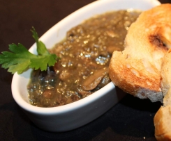 Restovaný lilek s žampióny