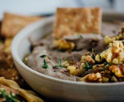 Paštika s houbami a vlašskými ořechy