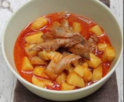 Gulášová polévka z hlívy ustřičné