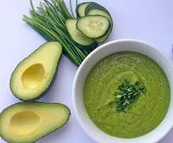 Avokádovo-okurková polévka