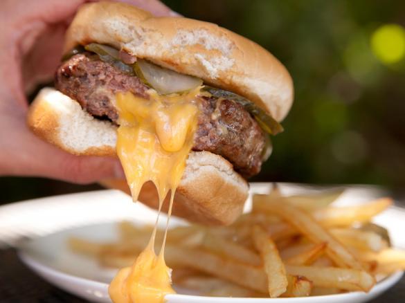 Kuřecí burgery plněné sýrem